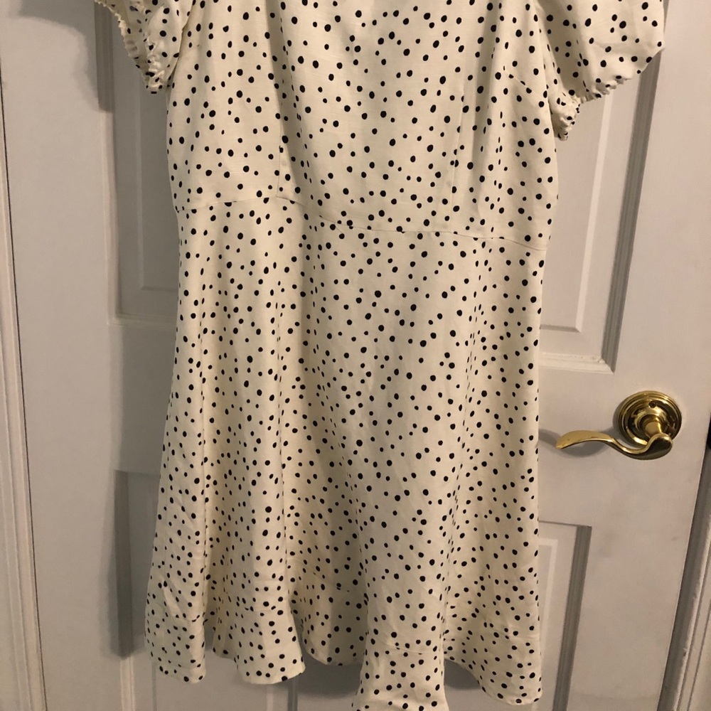 Swing,tie back dress. Never been worn!!